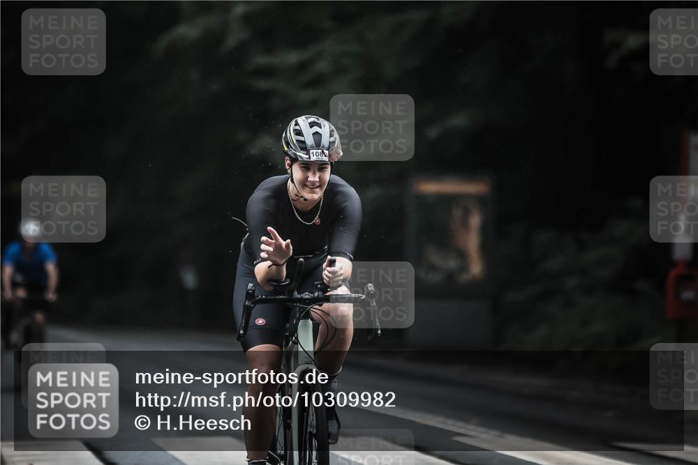 13.09.2026 - Stadtparktriathlon H.Heesch http://msf.ph/oto/10309982 13.09.2026 12:49:56 Radfahren 1070, 1085, 1089, 1177, 1210, 1300 meine-sportfotos.de