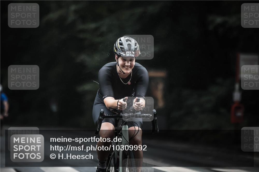 13.09.2026 - Stadtparktriathlon H.Heesch http://msf.ph/oto/10309992 13.09.2026 12:49:56 Radfahren 1070, 1085, 1089, 1177, 1210, 1300 meine-sportfotos.de