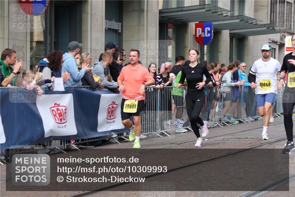 13.09.2026 - 21. swb-Marathon Bremen Strokosch-Dieckow http://msf.ph/oto/10309993 13.09.2026 10:54:54 Ziel 10555, 10725, 11001, 11014, 11466, 11620, 11631, 11860, 11908, 11910, 11976, 12201, 12218, 12258, 12549, 10589, 10608, 10646, 10704, 10901, 11040, 11174, 11389, 11569, 11620, 11860, 11874, 11889, 12038, 12313, 12519, 12800, 13526, 13592 meine-sportfotos.de