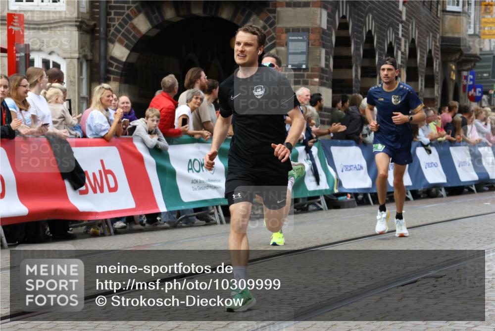 13.09.2026 - 21. swb-Marathon Bremen Strokosch-Dieckow http://msf.ph/oto/10309999 13.09.2026 13:03:38 Ziel 1372, 7206, 7478, 7715, 8028, 1587, 2889, 5143, 6973, 8096, 9642 meine-sportfotos.de