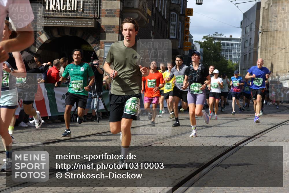 13.09.2026 - 21. swb-Marathon Bremen Strokosch-Dieckow http://msf.ph/oto/10310003 13.09.2026 13:30:35 Ziel 881, 1308, 1909, 1938, 2265, 2364, 2900, 4763, 5615, 6225, 6942, 6992, 6994, 7184, 7609, 7932, 7966, 8090, 8105, 8115, 8169, 8314, 8441, 8494, 9015, 9125, 9412, 9529, 800, 834, 1533, 1771, 1841, 1926, 1941, 2369, 2452, 2723, 2985, 4342, 4757, 4920, 5681, 5802, 5822, 5900, 6134, 6343, 6523, 7012, 9653, 9692, 9699, 13090 meine-sportfotos.de