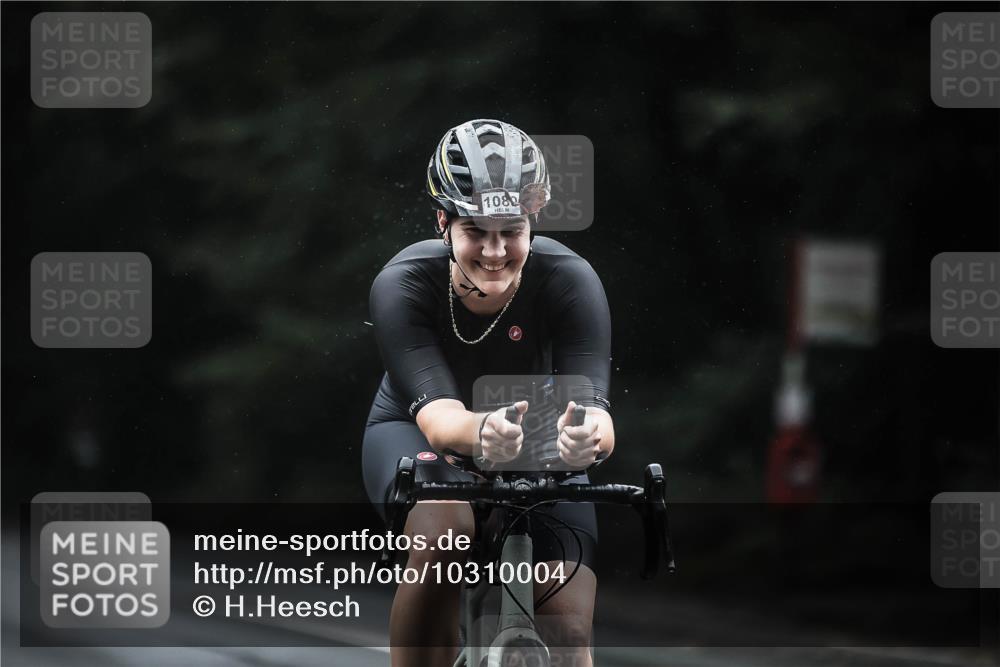 13.09.2026 - Stadtparktriathlon H.Heesch http://msf.ph/oto/10310004 13.09.2026 12:49:57 Radfahren 1070, 1089, 1177, 1210, 1300 meine-sportfotos.de
