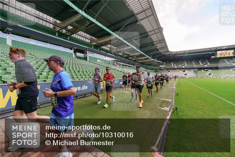13.09.2026 - 21. swb-Marathon Bremen Michael Burmester http://msf.ph/oto/10310016 13.09.2026 13:07:14 Laufen im Stadion 109, 132, 156, 217, 287, 303, 310, 372, 430, 454, 489, 578, 607, 613, 682, 716, 784, 800, 808, 809, 831, 834, 846, 911, 922, 1083, 1173, 1189, 1205, 1210, 1274, 1322, 1364, 1365, 1369, 1387, 1395, 1437, 1532, 1533, 1545, 1574, 1581, 1600, 1823, 1831, 1841, 1848, 1854, 1871, 1909, 1926, 1938, 2003, 2070, 2076, 2090, 2219, 2275, 2283, 2318, 2355, 2356, 2393, 2405, 2440, 2492, 2565, 2611, 2699, 2707, 2721, 2731, 2755, 2802, 2818, 2831, 2866, 2902, 2911, 2949, 2960, 3055 meine-sportfotos.de