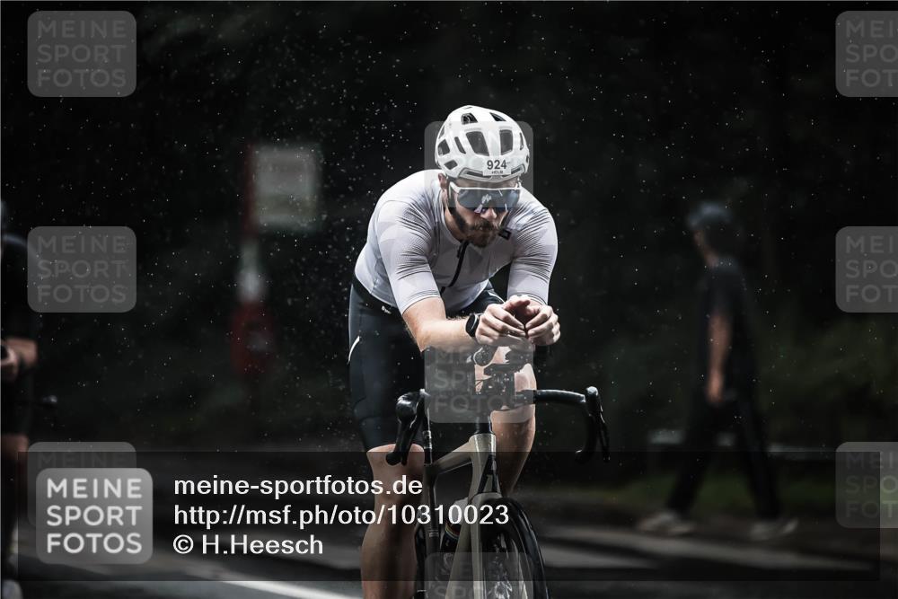 13.09.2026 - Stadtparktriathlon H.Heesch http://msf.ph/oto/10310023 13.09.2026 11:43:10 Radfahren 756, 758, 828, 908, 916, 924 meine-sportfotos.de