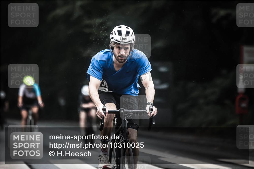13.09.2026 - Stadtparktriathlon H.Heesch http://msf.ph/oto/10310025 13.09.2026 12:49:59 Radfahren 1070, 1089, 1177, 1210, 1276, 1300 meine-sportfotos.de