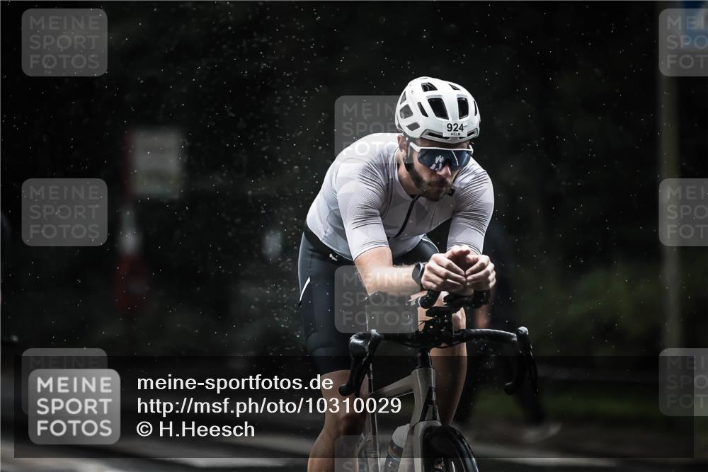 13.09.2026 - Stadtparktriathlon H.Heesch http://msf.ph/oto/10310029 13.09.2026 11:43:10 Radfahren 756, 758, 828, 908, 916, 924 meine-sportfotos.de