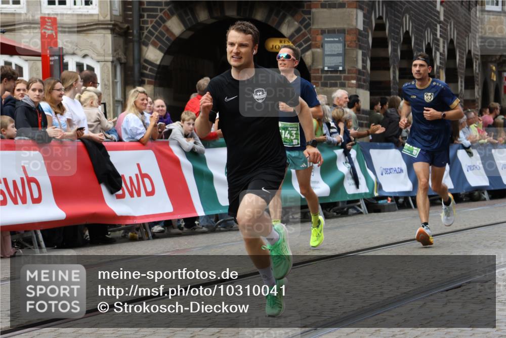 13.09.2026 - 21. swb-Marathon Bremen Strokosch-Dieckow http://msf.ph/oto/10310041 13.09.2026 13:03:38 Ziel 1372, 7206, 7478, 7715, 8028, 1587, 2889, 5143, 6973, 8096, 9642 meine-sportfotos.de