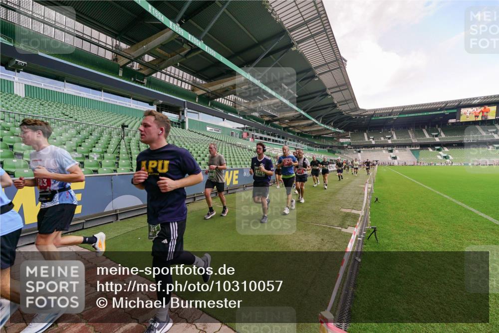 13.09.2026 - 21. swb-Marathon Bremen Michael Burmester http://msf.ph/oto/10310057 13.09.2026 13:07:18 Laufen im Stadion 109, 132, 156, 287, 303, 310, 372, 430, 454, 489, 578, 607, 613, 682, 716, 784, 800, 808, 809, 831, 834, 846, 911, 922, 1083, 1173, 1189, 1205, 1210, 1274, 1322, 1364, 1365, 1369, 1387, 1395, 1437, 1532, 1545, 1574, 1581, 1600, 1823, 1831, 1841, 1848, 1854, 1871, 1909, 1926, 1938, 2003, 2070, 2076, 2090, 2215, 2219, 2275, 2283, 2318, 2355, 2356, 2366, 2393, 2405, 2440, 2492, 2565, 2611, 2699, 2707, 2721, 2731, 2755, 2802, 2818, 2831, 2866, 2902, 2911, 2949, 2960, 3055 meine-sportfotos.de