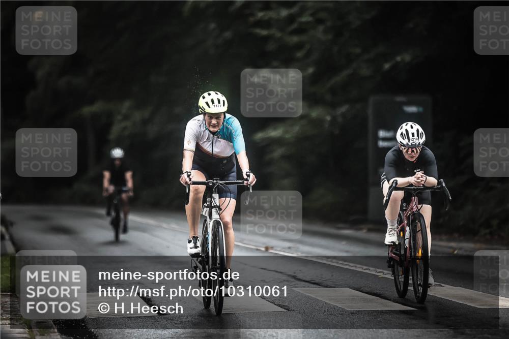 13.09.2026 - Stadtparktriathlon H.Heesch http://msf.ph/oto/10310061 13.09.2026 12:50:01 Radfahren 1089, 1177, 1210, 1276, 1300 meine-sportfotos.de