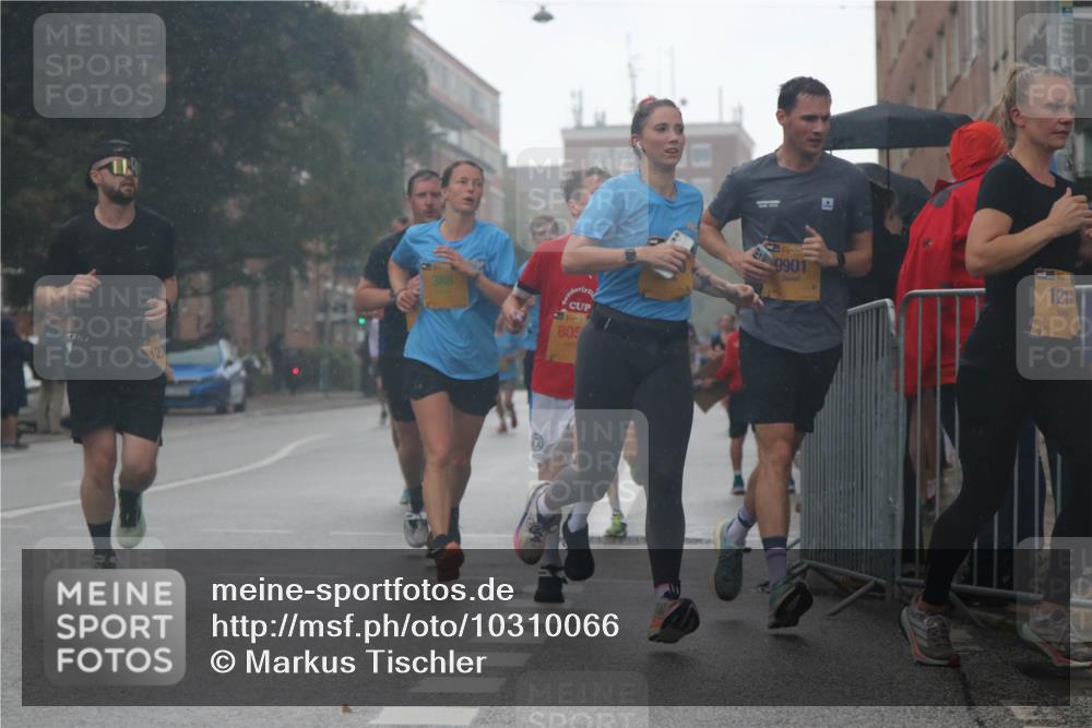 13.09.2026 - Kiel Lauf Markus Tischler http://msf.ph/oto/10310066 13.09.2026 10:35:18 Fleethörn 12, 388, 1, 39, 805, 39, 9901, 1211 meine-sportfotos.de