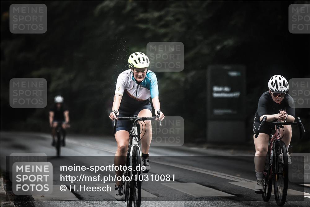 13.09.2026 - Stadtparktriathlon H.Heesch http://msf.ph/oto/10310081 13.09.2026 12:50:01 Radfahren 1089, 1177, 1210, 1276, 1300 meine-sportfotos.de