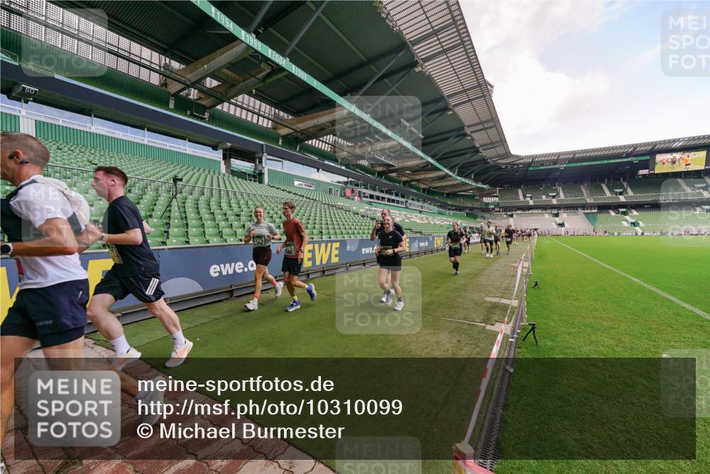 13.09.2026 - 21. swb-Marathon Bremen Michael Burmester http://msf.ph/oto/10310099 13.09.2026 13:07:20 Laufen im Stadion 109, 132, 156, 287, 303, 310, 372, 430, 454, 489, 578, 607, 613, 682, 716, 784, 800, 808, 809, 831, 834, 846, 911, 922, 1083, 1173, 1189, 1205, 1210, 1274, 1322, 1364, 1365, 1369, 1387, 1395, 1437, 1532, 1545, 1574, 1581, 1600, 1823, 1831, 1841, 1848, 1854, 1871, 1909, 1926, 1938, 2003, 2070, 2076, 2090, 2215, 2219, 2275, 2283, 2318, 2355, 2356, 2366, 2393, 2405, 2440, 2492, 2565, 2611, 2699, 2707, 2721, 2731, 2755, 2782, 2802, 2818, 2831, 2866, 2902, 2911, 2949, 2960, 3055 meine-sportfotos.de