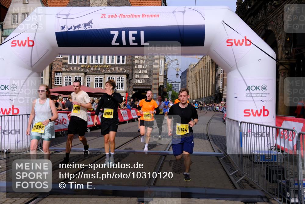 13.09.2026 - 21. swb-Marathon Bremen Tim E. http://msf.ph/oto/10310120 13.09.2026 10:52:58 Ziel 10193, 10339, 10652, 10734, 10812, 10827, 10906, 11002, 11109, 11144, 11350, 11362, 11597, 12338, 12361, 12399, 12439, 12533 meine-sportfotos.de