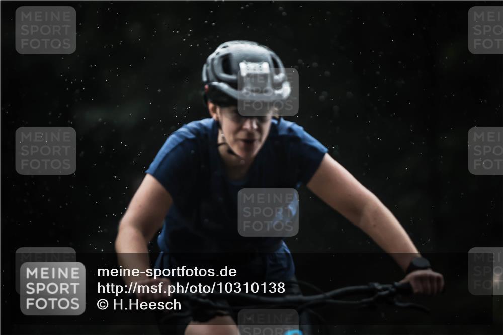 13.09.2026 - Stadtparktriathlon H.Heesch http://msf.ph/oto/10310138 13.09.2026 11:43:15 Radfahren 756, 828, 914, 916, 918, 924 meine-sportfotos.de
