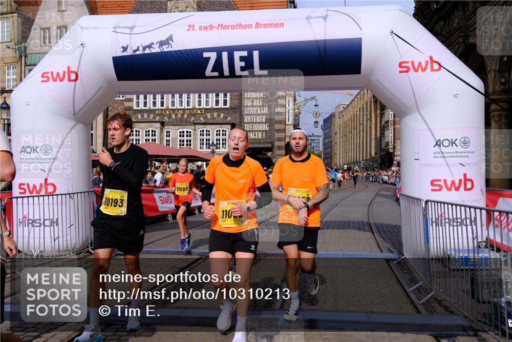 13.09.2026 - 21. swb-Marathon Bremen Tim E. http://msf.ph/oto/10310213 13.09.2026 10:52:59 Ziel 10193, 10339, 10652, 10734, 10812, 10827, 10906, 11002, 11038, 11109, 11144, 11350, 11362, 11597, 12338, 12361, 12399, 12439, 12533 meine-sportfotos.de