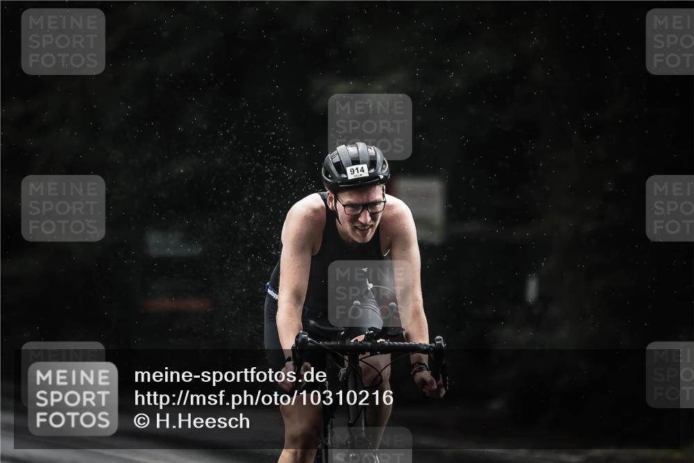 13.09.2026 - Stadtparktriathlon H.Heesch http://msf.ph/oto/10310216 13.09.2026 11:43:21 Radfahren 854, 914, 918 meine-sportfotos.de