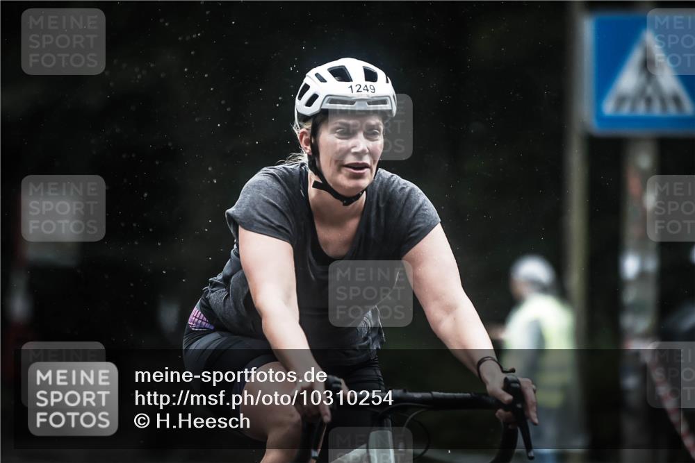 13.09.2026 - Stadtparktriathlon H.Heesch http://msf.ph/oto/10310254 13.09.2026 12:50:21 Radfahren 1080, 1094, 1144, 1150, 1249, 1264, 1301, 1306 meine-sportfotos.de