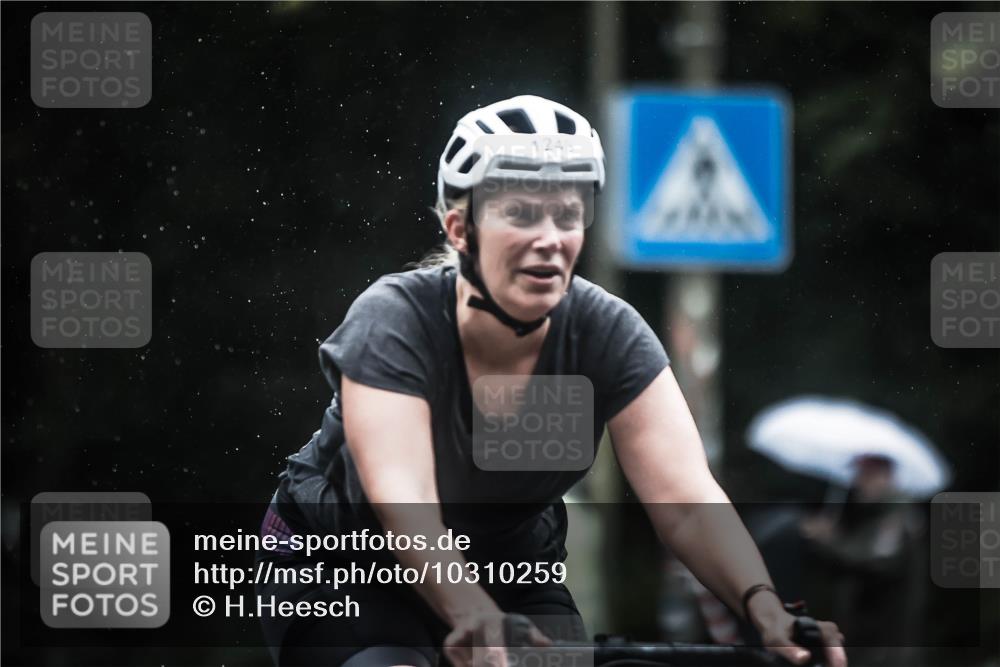 13.09.2026 - Stadtparktriathlon H.Heesch http://msf.ph/oto/10310259 13.09.2026 12:50:21 Radfahren 1080, 1094, 1144, 1150, 1249, 1264, 1301, 1306 meine-sportfotos.de