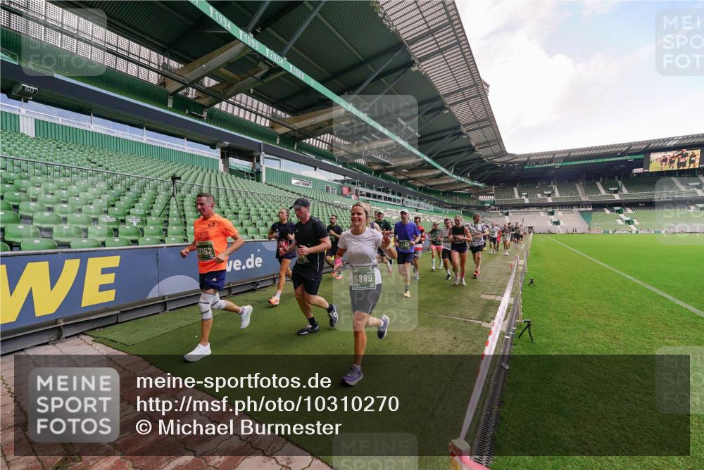 13.09.2026 - 21. swb-Marathon Bremen Michael Burmester http://msf.ph/oto/10310270 13.09.2026 13:07:41 Laufen im Stadion 132, 156, 303, 310, 372, 489, 551, 607, 613, 682, 716, 800, 808, 809, 831, 834, 846, 884, 911, 922, 1083, 1173, 1189, 1205, 1210, 1285, 1289, 1322, 1364, 1365, 1369, 1387, 1395, 1437, 1532, 1545, 1574, 1600, 1688, 1823, 1831, 1841, 1848, 1854, 1871, 1899, 1909, 1926, 1938, 2003, 2041, 2070, 2090, 2215, 2219, 2229, 2275, 2283, 2318, 2356, 2366, 2405, 2440, 2492, 2565, 2611, 2635, 2699, 2707, 2721, 2727, 2731, 2755, 2782, 2802, 2818, 2831, 2866, 2902, 2911, 2949, 2960 meine-sportfotos.de