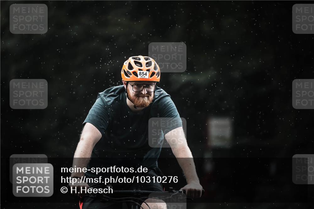 13.09.2026 - Stadtparktriathlon H.Heesch http://msf.ph/oto/10310276 13.09.2026 11:43:24 Radfahren 854, 914, 918 meine-sportfotos.de