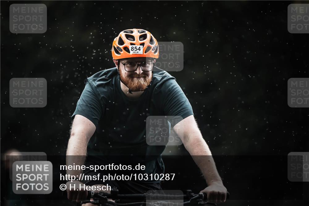13.09.2026 - Stadtparktriathlon H.Heesch http://msf.ph/oto/10310287 13.09.2026 11:43:24 Radfahren 854, 914, 918 meine-sportfotos.de