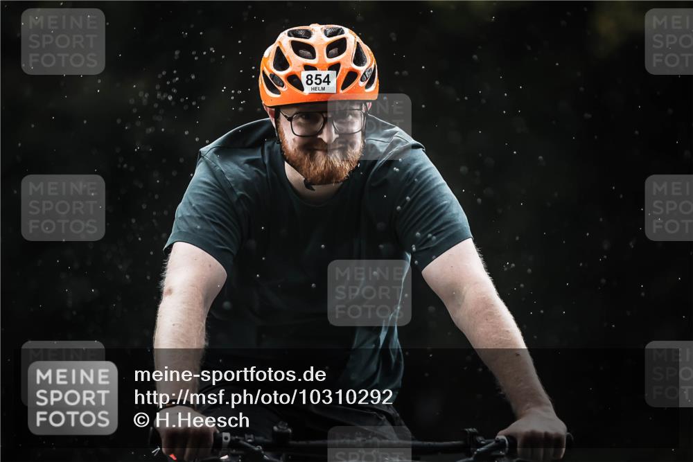 13.09.2026 - Stadtparktriathlon H.Heesch http://msf.ph/oto/10310292 13.09.2026 11:43:25 Radfahren 854, 914 meine-sportfotos.de