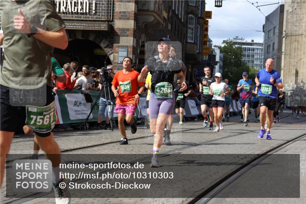 13.09.2026 - 21. swb-Marathon Bremen Strokosch-Dieckow http://msf.ph/oto/10310303 13.09.2026 13:30:35 Ziel 881, 1308, 1909, 1938, 2265, 2364, 2900, 4763, 5615, 6225, 6942, 6992, 6994, 7184, 7609, 7932, 7966, 8090, 8105, 8115, 8169, 8314, 8441, 8494, 9015, 9125, 9412, 9529, 800, 834, 1533, 1771, 1841, 1926, 1941, 2369, 2452, 2723, 2985, 4342, 4757, 4920, 5681, 5802, 5822, 5900, 6134, 6343, 6523, 7012, 9653, 9692, 9699, 13090 meine-sportfotos.de
