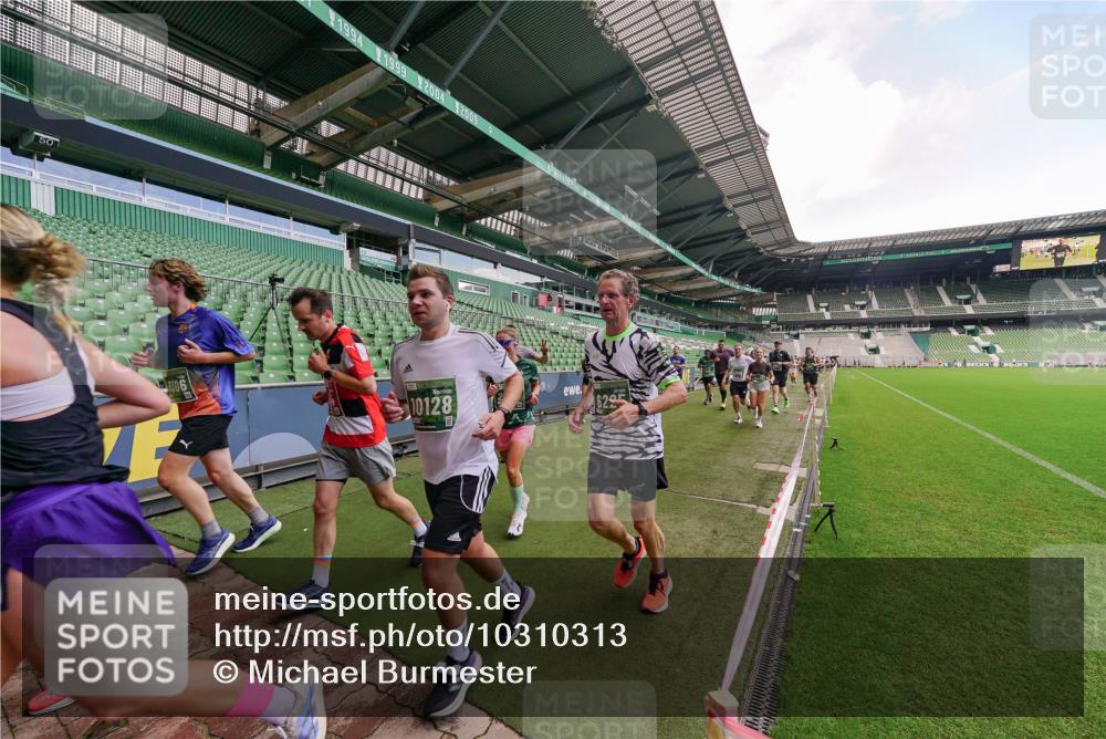13.09.2026 - 21. swb-Marathon Bremen Michael Burmester http://msf.ph/oto/10310313 13.09.2026 13:07:43 Laufen im Stadion 132, 156, 303, 310, 372, 489, 551, 607, 682, 716, 800, 808, 809, 831, 834, 846, 884, 911, 922, 1083, 1173, 1189, 1205, 1210, 1285, 1289, 1322, 1364, 1365, 1369, 1387, 1395, 1437, 1532, 1545, 1559, 1574, 1600, 1688, 1823, 1831, 1841, 1848, 1854, 1871, 1899, 1909, 1926, 1938, 2003, 2041, 2070, 2090, 2215, 2219, 2229, 2275, 2283, 2318, 2356, 2366, 2405, 2440, 2492, 2565, 2611, 2635, 2699, 2707, 2721, 2727, 2731, 2755, 2782, 2802, 2818, 2831, 2866, 2902, 2911, 2949, 2960 meine-sportfotos.de