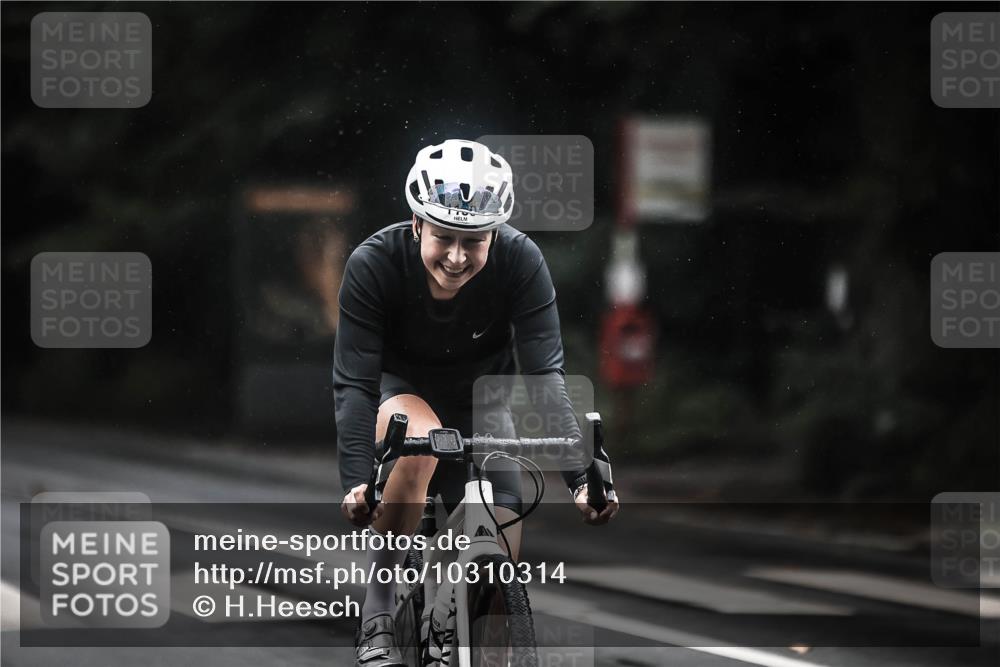 13.09.2026 - Stadtparktriathlon H.Heesch http://msf.ph/oto/10310314 13.09.2026 12:50:25 Radfahren 1080, 1094, 1144, 1150, 1249 meine-sportfotos.de