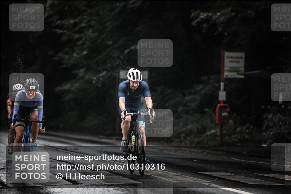 13.09.2026 - Stadtparktriathlon H.Heesch http://msf.ph/oto/10310316 13.09.2026 11:43:32 Radfahren 796, 812, 847, 937 meine-sportfotos.de