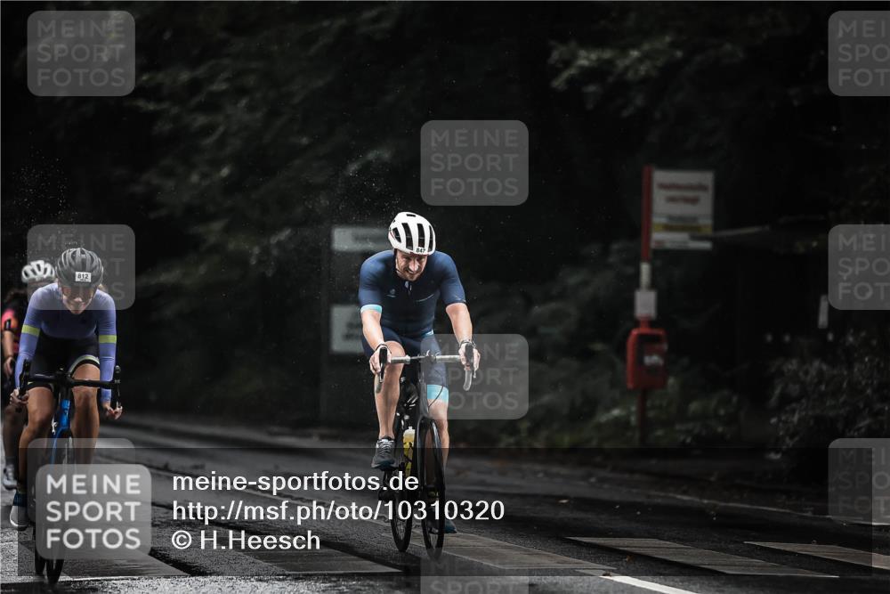 13.09.2026 - Stadtparktriathlon H.Heesch http://msf.ph/oto/10310320 13.09.2026 11:43:32 Radfahren 796, 812, 847, 937 meine-sportfotos.de