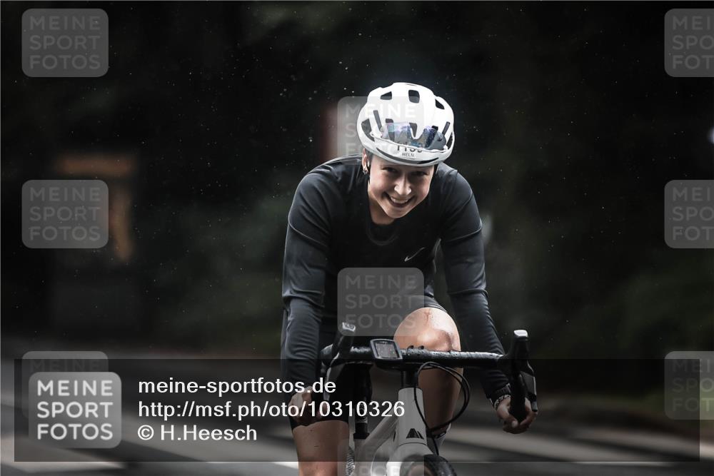 13.09.2026 - Stadtparktriathlon H.Heesch http://msf.ph/oto/10310326 13.09.2026 12:50:25 Radfahren 1080, 1094, 1144, 1150, 1249 meine-sportfotos.de