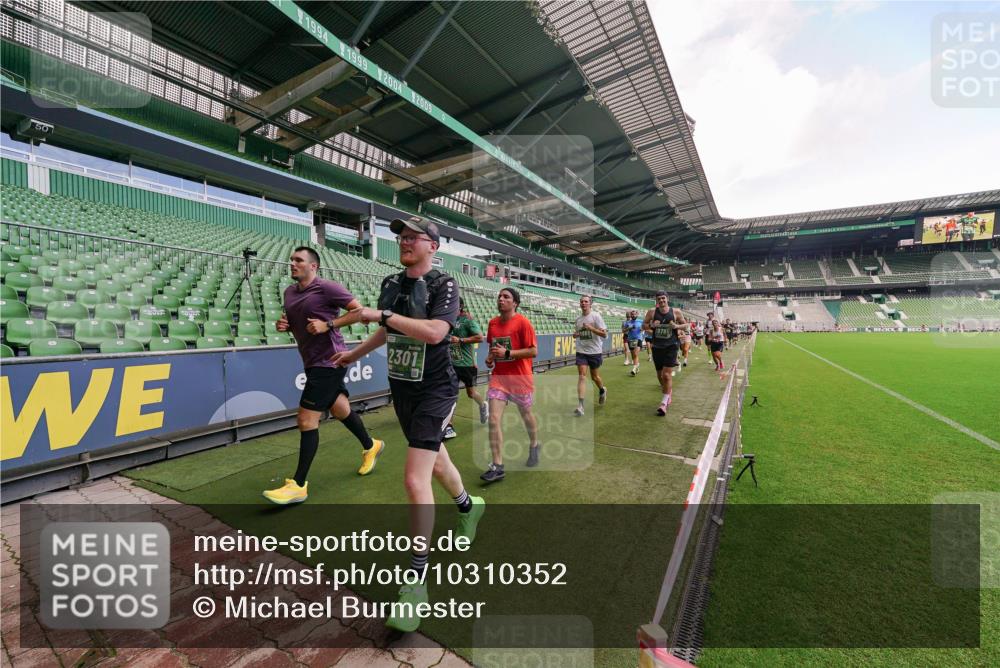 13.09.2026 - 21. swb-Marathon Bremen Michael Burmester http://msf.ph/oto/10310352 13.09.2026 13:07:47 Laufen im Stadion 132, 156, 303, 310, 372, 489, 551, 607, 682, 716, 800, 808, 809, 831, 834, 846, 884, 911, 922, 1083, 1124, 1173, 1189, 1205, 1210, 1285, 1289, 1322, 1364, 1365, 1369, 1387, 1395, 1437, 1532, 1545, 1559, 1600, 1688, 1823, 1831, 1841, 1848, 1854, 1871, 1899, 1926, 1938, 2003, 2041, 2070, 2090, 2215, 2219, 2229, 2275, 2283, 2318, 2356, 2366, 2405, 2440, 2492, 2565, 2611, 2635, 2699, 2707, 2721, 2727, 2731, 2755, 2782, 2802, 2818, 2831, 2866, 2902, 2911, 2930, 2949, 2960 meine-sportfotos.de