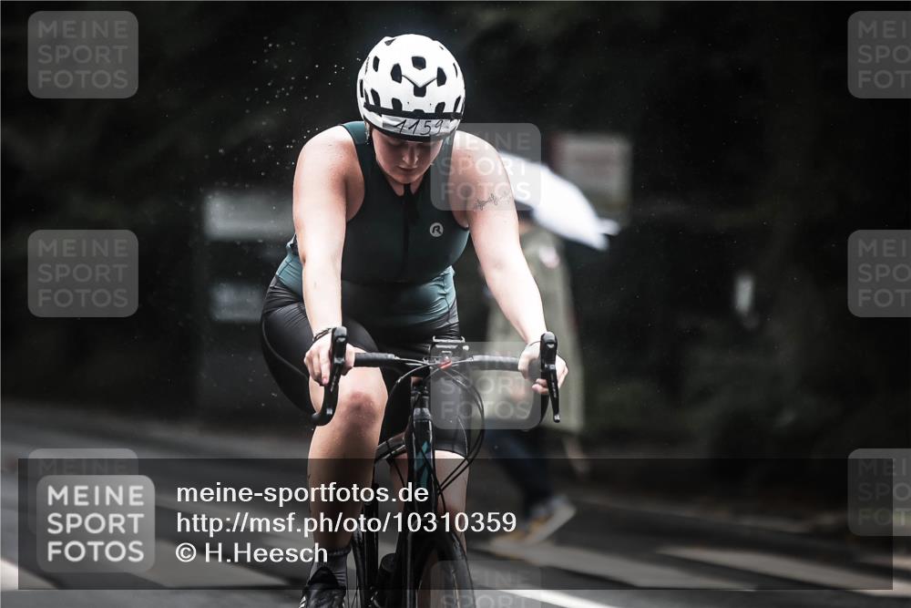 13.09.2026 - Stadtparktriathlon H.Heesch http://msf.ph/oto/10310359 13.09.2026 12:50:33 Radfahren 1159, 1160, 1292 meine-sportfotos.de