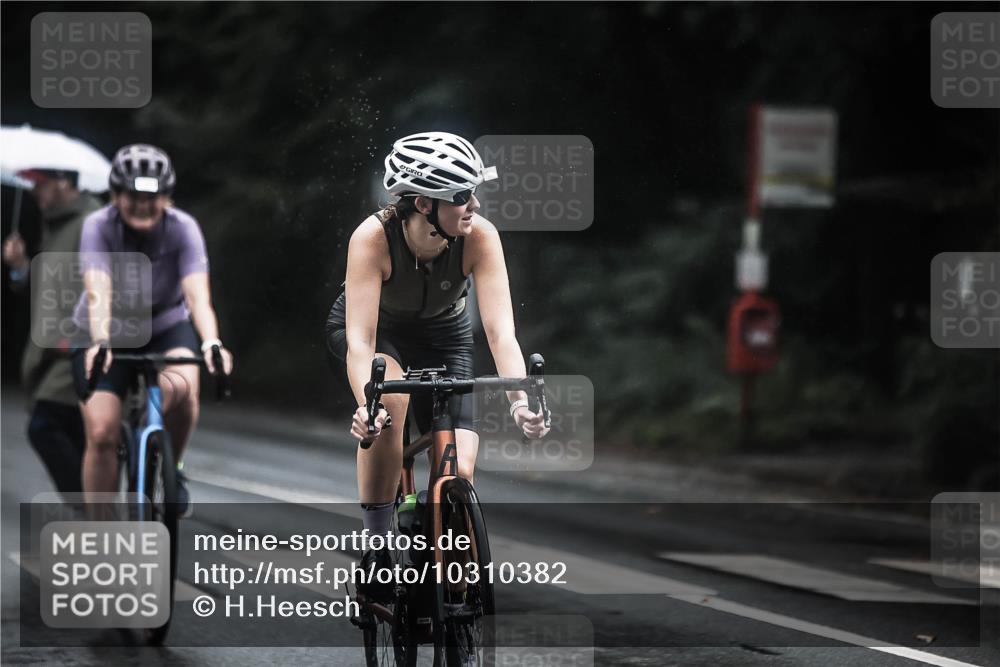 13.09.2026 - Stadtparktriathlon H.Heesch http://msf.ph/oto/10310382 13.09.2026 12:50:35 Radfahren 1159, 1160, 1292 meine-sportfotos.de