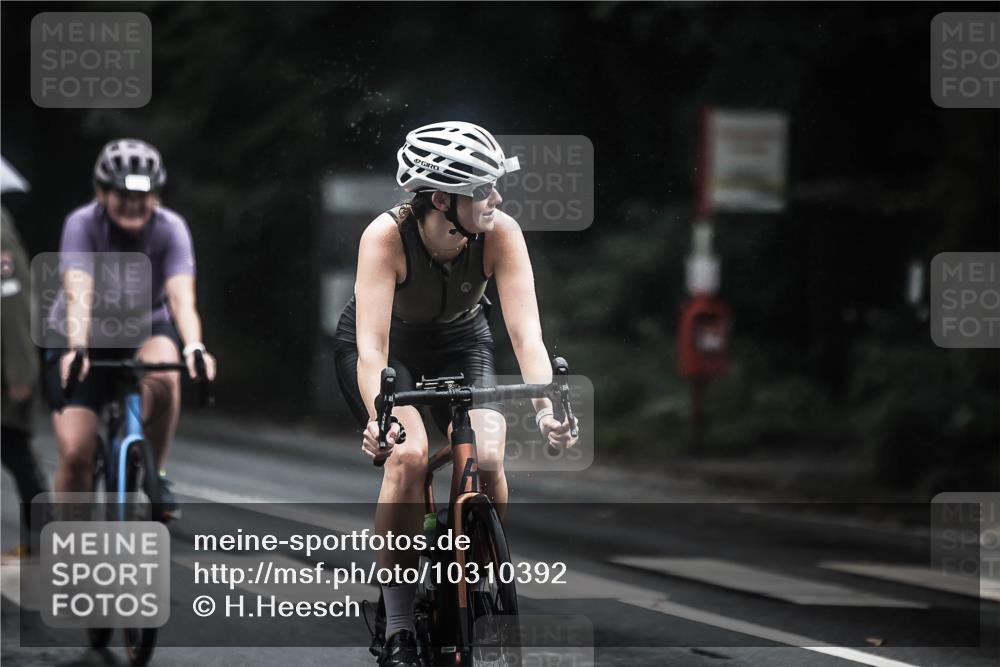 13.09.2026 - Stadtparktriathlon H.Heesch http://msf.ph/oto/10310392 13.09.2026 12:50:35 Radfahren 1159, 1160, 1292 meine-sportfotos.de