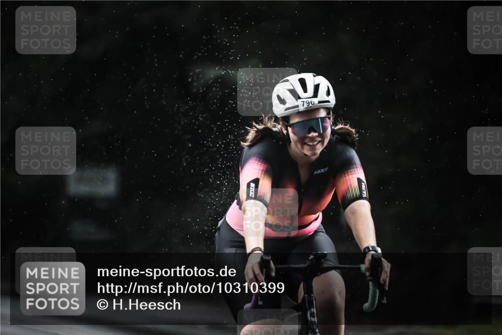 13.09.2026 - Stadtparktriathlon H.Heesch http://msf.ph/oto/10310399 13.09.2026 11:43:34 Radfahren 796, 812, 847, 937 meine-sportfotos.de