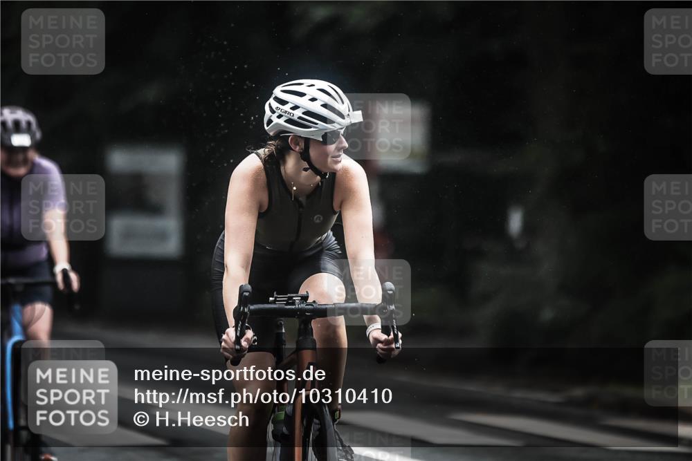 13.09.2026 - Stadtparktriathlon H.Heesch http://msf.ph/oto/10310410 13.09.2026 12:50:35 Radfahren 1159, 1160, 1292 meine-sportfotos.de