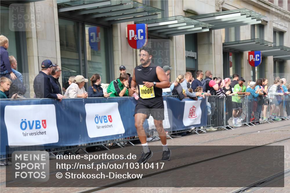 13.09.2026 - 21. swb-Marathon Bremen Strokosch-Dieckow http://msf.ph/oto/10310417 13.09.2026 10:55:03 Ziel 10203, 10256, 10725, 11014, 11414, 11466, 11631, 11748, 11910, 11941, 11977, 12030, 12201, 12218, 12258, 12348, 12549, 10555, 10589, 10646, 10901, 11001, 11040, 11569, 11620, 11860, 11889, 11908, 11976, 12313, 12800, 13592 meine-sportfotos.de