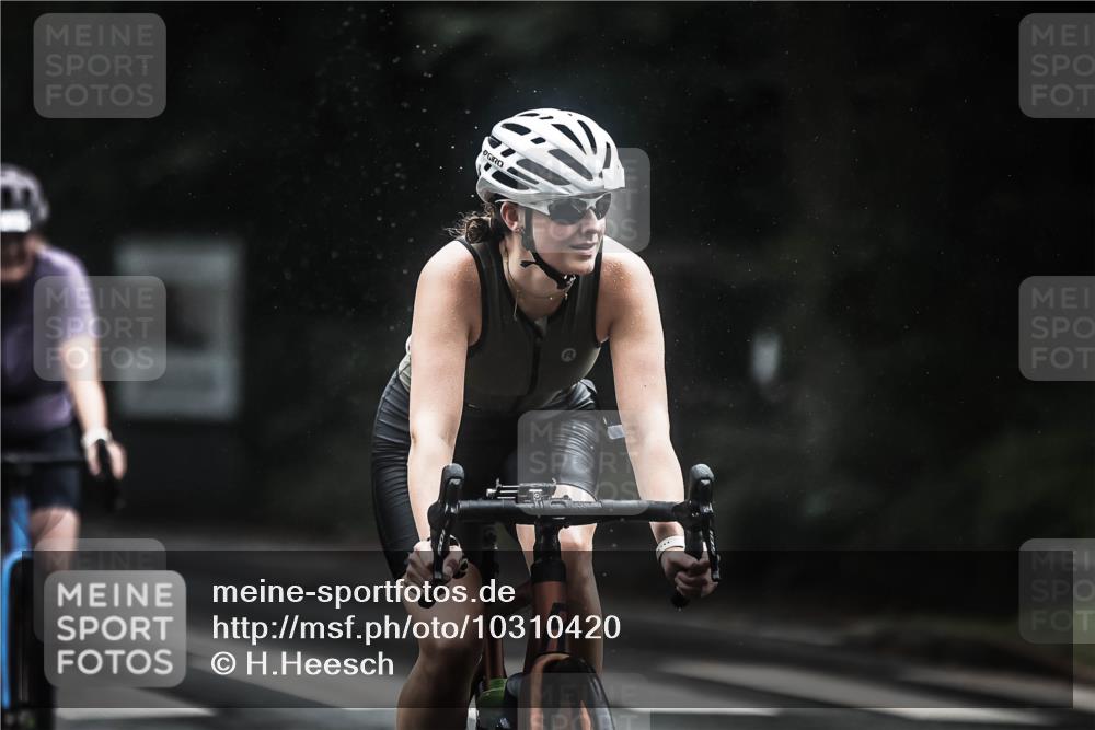 13.09.2026 - Stadtparktriathlon H.Heesch http://msf.ph/oto/10310420 13.09.2026 12:50:36 Radfahren 1159, 1160, 1292 meine-sportfotos.de