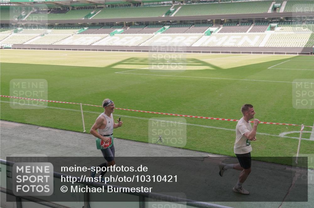 13.09.2026 - 21. swb-Marathon Bremen Michael Burmester http://msf.ph/oto/10310421 13.09.2026 12:44:53 Laufen im Stadion 280, 339, 474, 493, 508, 623, 678, 681, 715, 788, 969, 1264, 1277, 1301, 1335, 1372, 1498, 1696, 1770, 1937, 1975, 2020, 2098, 3092, 3271, 3500, 3609, 4110, 4118, 4328, 4739, 4904, 5092, 5143, 5199, 5369, 5601, 5776, 5996, 6579, 6918, 6973, 7015, 7170, 7206, 7265, 7478, 7715, 7841, 7950, 8028, 8054, 8096, 8850, 8936, 9070, 9129, 9137, 9233, 9306, 9583, 9642, 13063, 13168, 13237, 126, 371, 603, 640, 650, 671, 735, 744, 862, 912, 957, 1136, 1336, 1411, 1667, 1822 meine-sportfotos.de