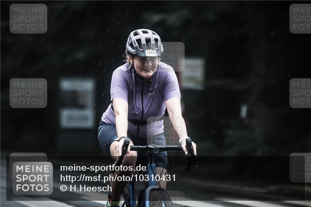 13.09.2026 - Stadtparktriathlon H.Heesch http://msf.ph/oto/10310431 13.09.2026 12:50:36 Radfahren 1159, 1160, 1292 meine-sportfotos.de