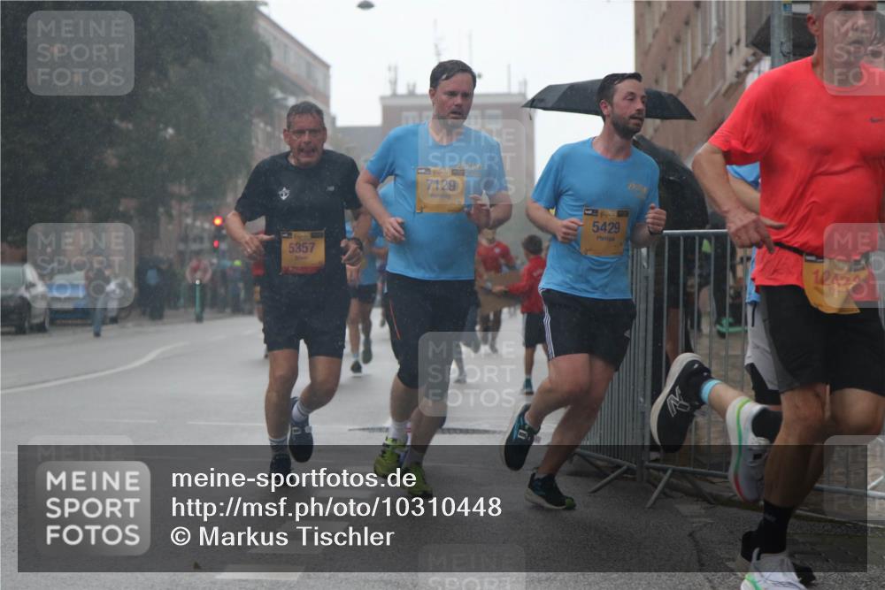 13.09.2026 - Kiel Lauf Markus Tischler http://msf.ph/oto/10310448 13.09.2026 10:35:52 Fleethörn 5357, 7129, 39, 5429, 12424 meine-sportfotos.de