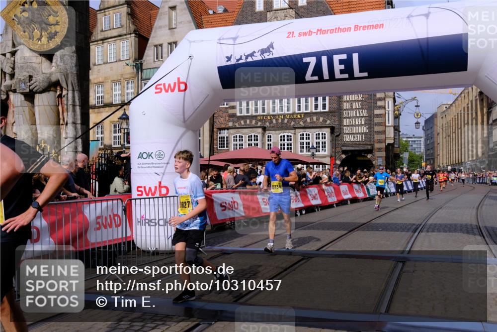 13.09.2026 - 21. swb-Marathon Bremen Tim E. http://msf.ph/oto/10310457 13.09.2026 10:53:04 Ziel 10193, 10304, 10339, 10652, 10734, 10827, 10906, 11002, 11038, 11109, 11144, 11362, 11386, 11597, 12019, 12338, 12399 meine-sportfotos.de