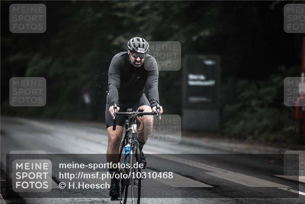 13.09.2026 - Stadtparktriathlon H.Heesch http://msf.ph/oto/10310468 13.09.2026 12:50:45 Radfahren 1243 meine-sportfotos.de