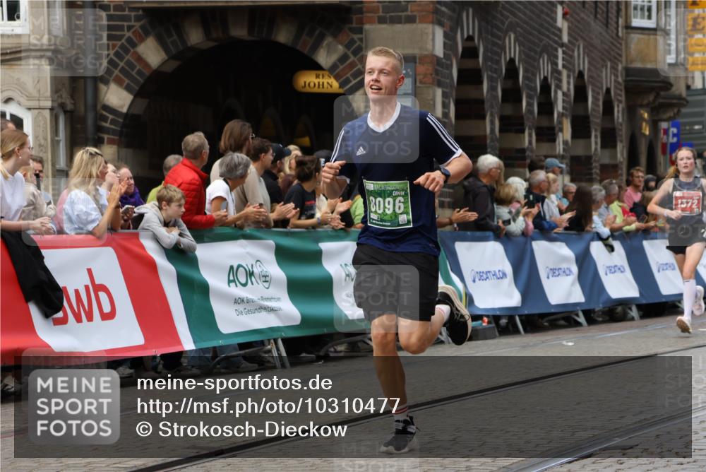 13.09.2026 - 21. swb-Marathon Bremen Strokosch-Dieckow http://msf.ph/oto/10310477 13.09.2026 13:03:47 Ziel 1372, 1950, 3092, 7206, 7715, 895, 2094, 2889, 3500, 4236, 8096, 9061, 9129, 9642 meine-sportfotos.de
