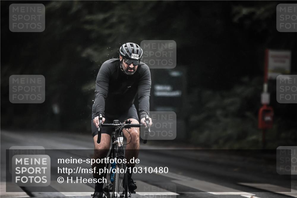 13.09.2026 - Stadtparktriathlon H.Heesch http://msf.ph/oto/10310480 13.09.2026 12:50:45 Radfahren 1243 meine-sportfotos.de