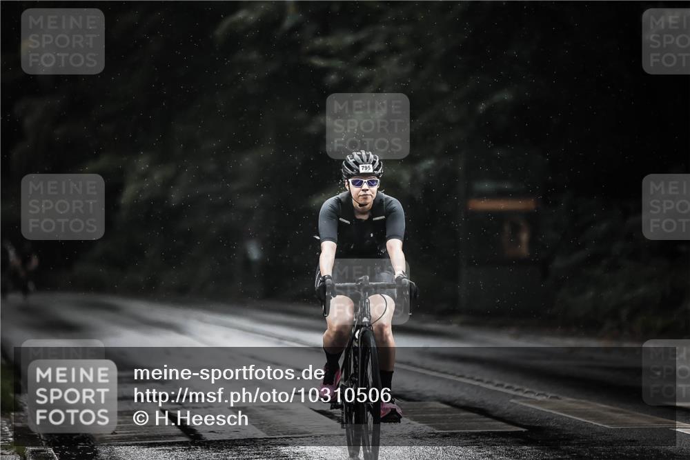 13.09.2026 - Stadtparktriathlon H.Heesch http://msf.ph/oto/10310506 13.09.2026 11:43:48 Radfahren 795, 938 meine-sportfotos.de