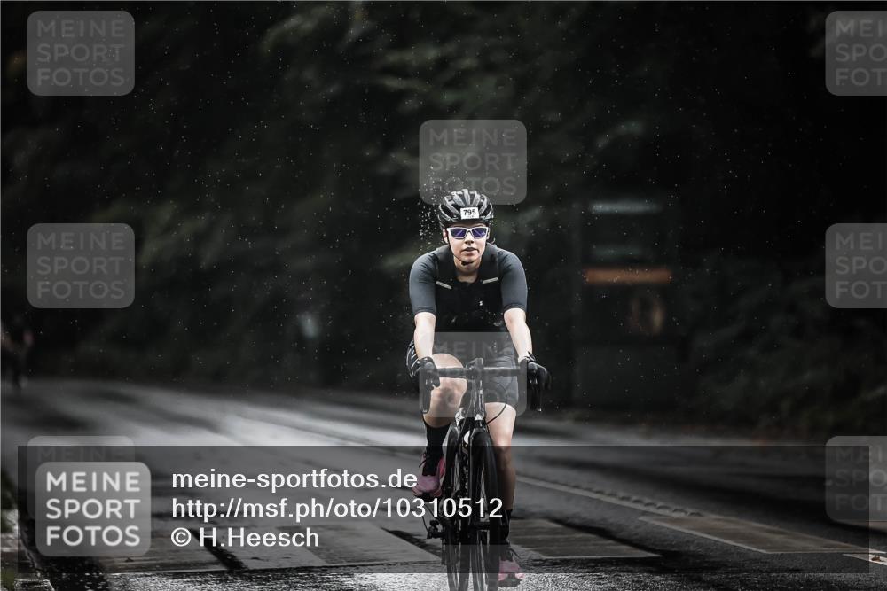 13.09.2026 - Stadtparktriathlon H.Heesch http://msf.ph/oto/10310512 13.09.2026 11:43:48 Radfahren 795, 938 meine-sportfotos.de