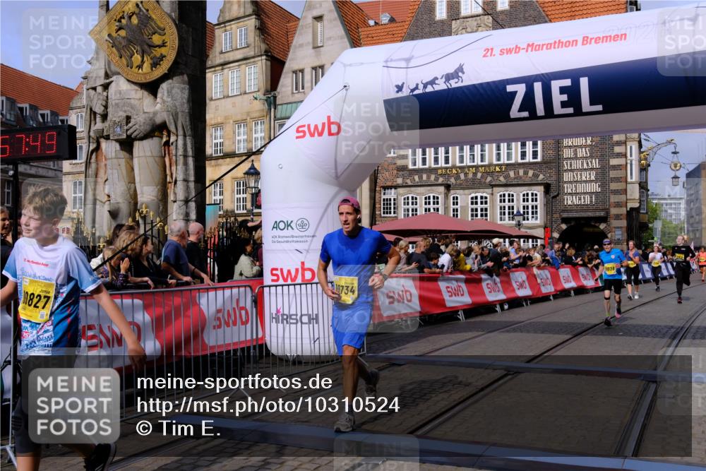 13.09.2026 - 21. swb-Marathon Bremen Tim E. http://msf.ph/oto/10310524 13.09.2026 10:53:06 Ziel 10193, 10304, 10339, 10652, 10734, 10827, 10863, 10906, 11002, 11038, 11144, 11362, 11386, 11597, 11766, 12019, 12338, 12399 meine-sportfotos.de
